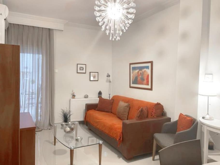 Crimson Suite: 1-Bedroom Apartment In Tesalonika Bagian luar foto